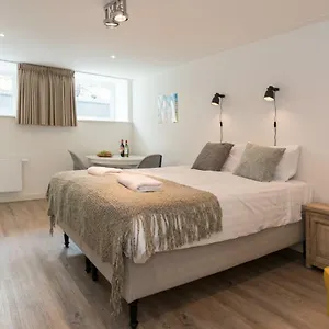 https://nassau-canal-apartments.amsterdamhotelsnl.com