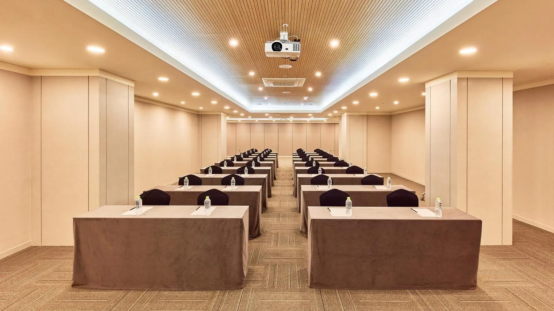 Hotel Thomas Myeongdong Seúl